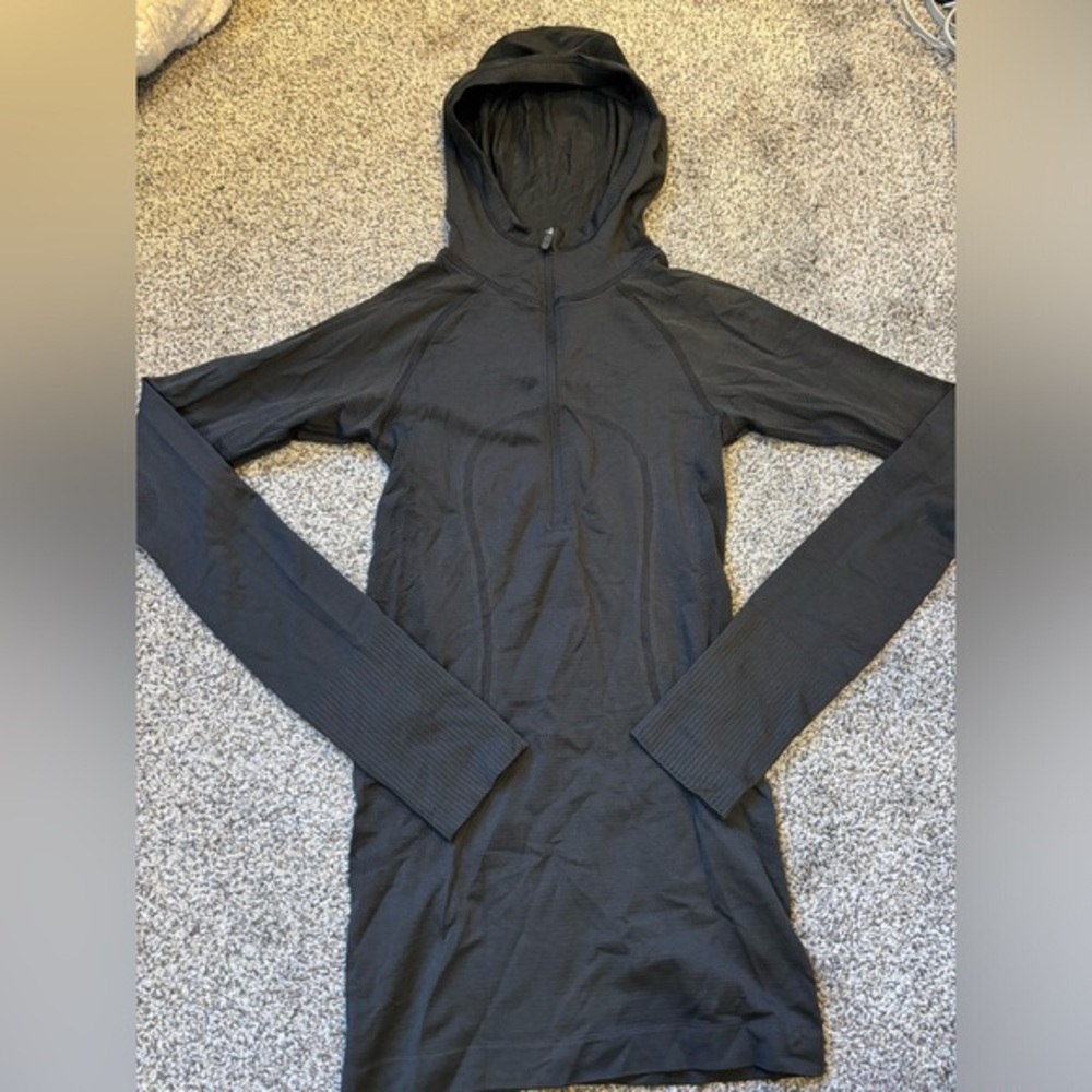Lululemon Hooded Swiftly Tech